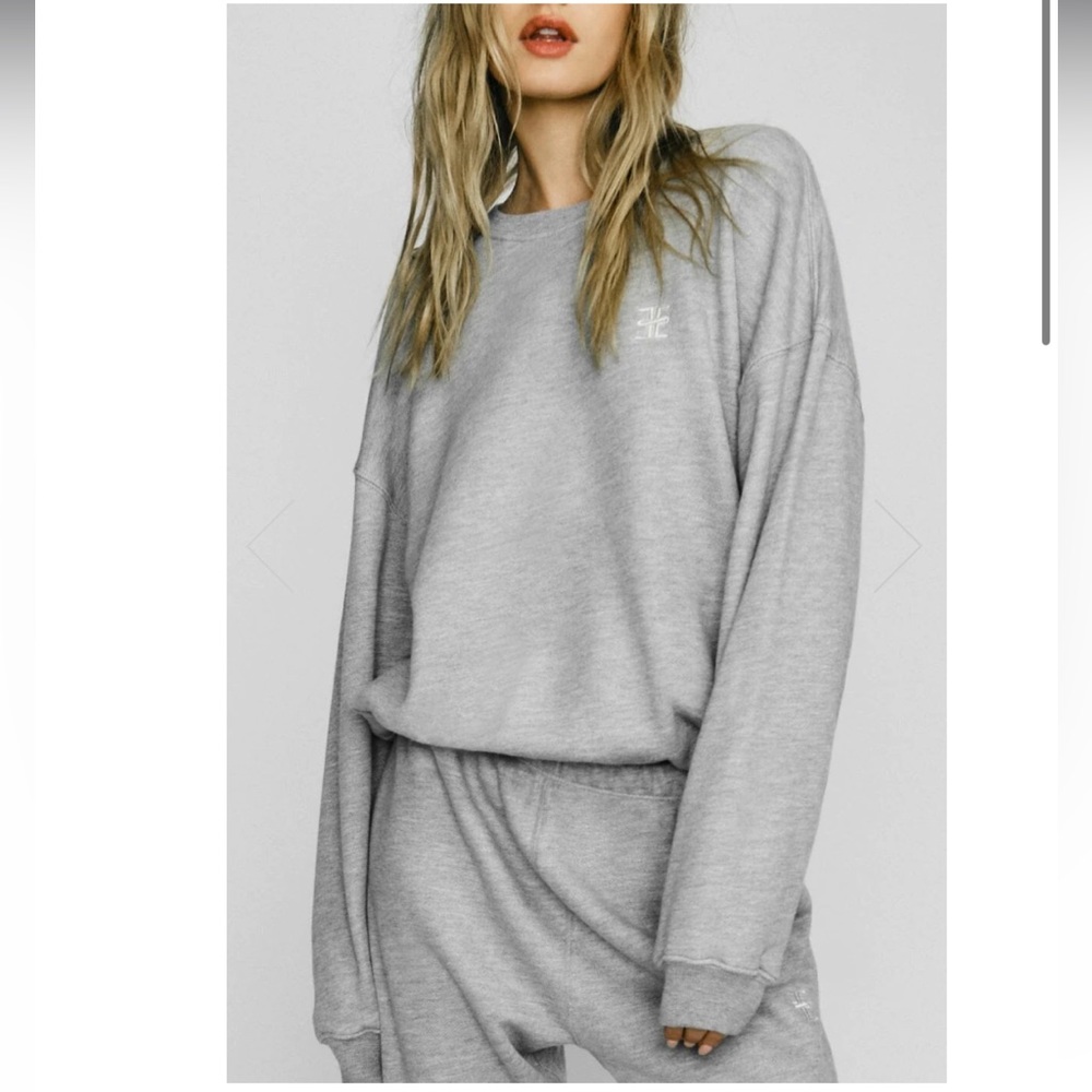 Eterne Oversized crewneck, heather grey.